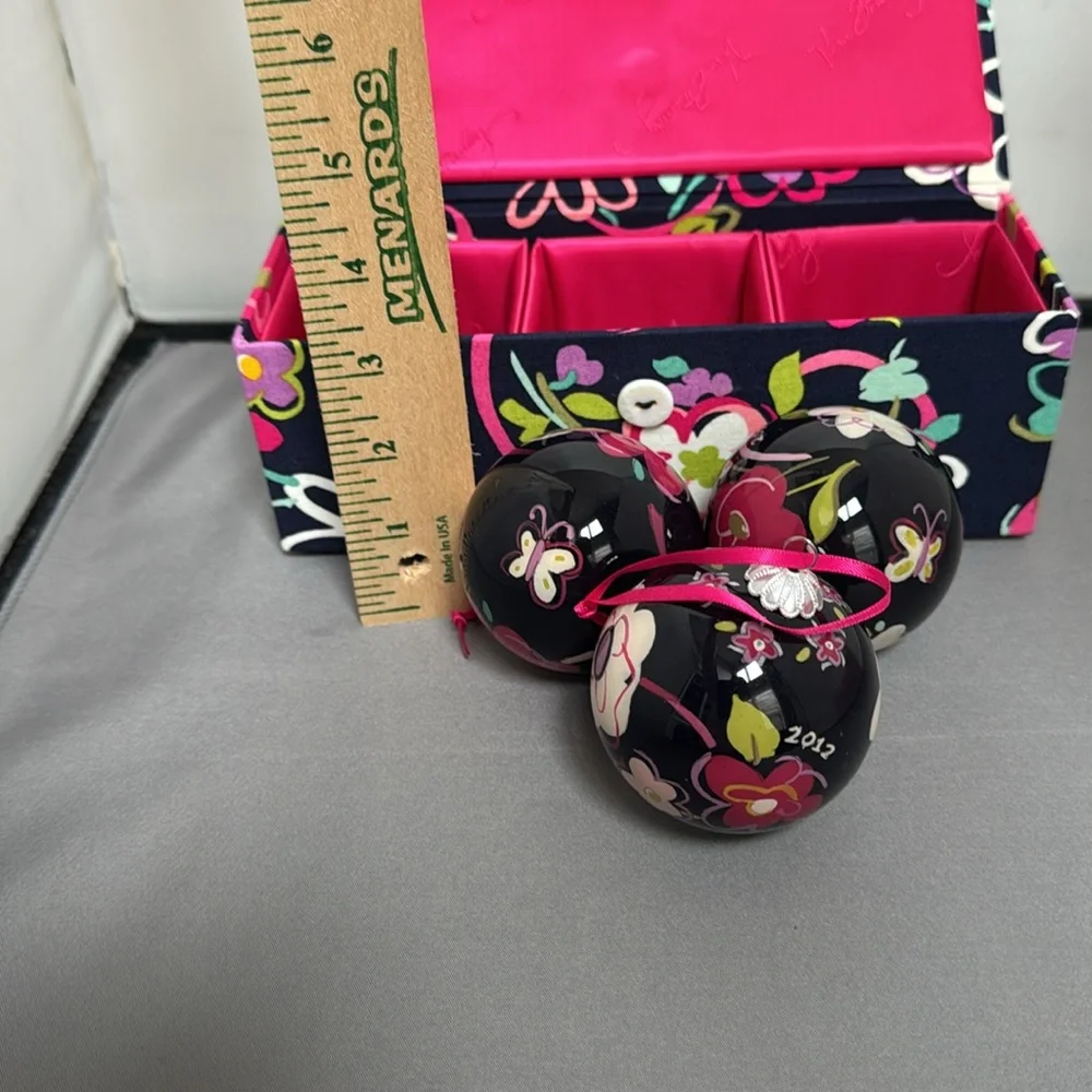 Vera Bradley‎ Floral Ornament Set with Box